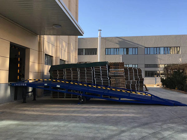 卸货专用登车桥