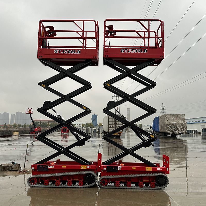 履带式升降机
